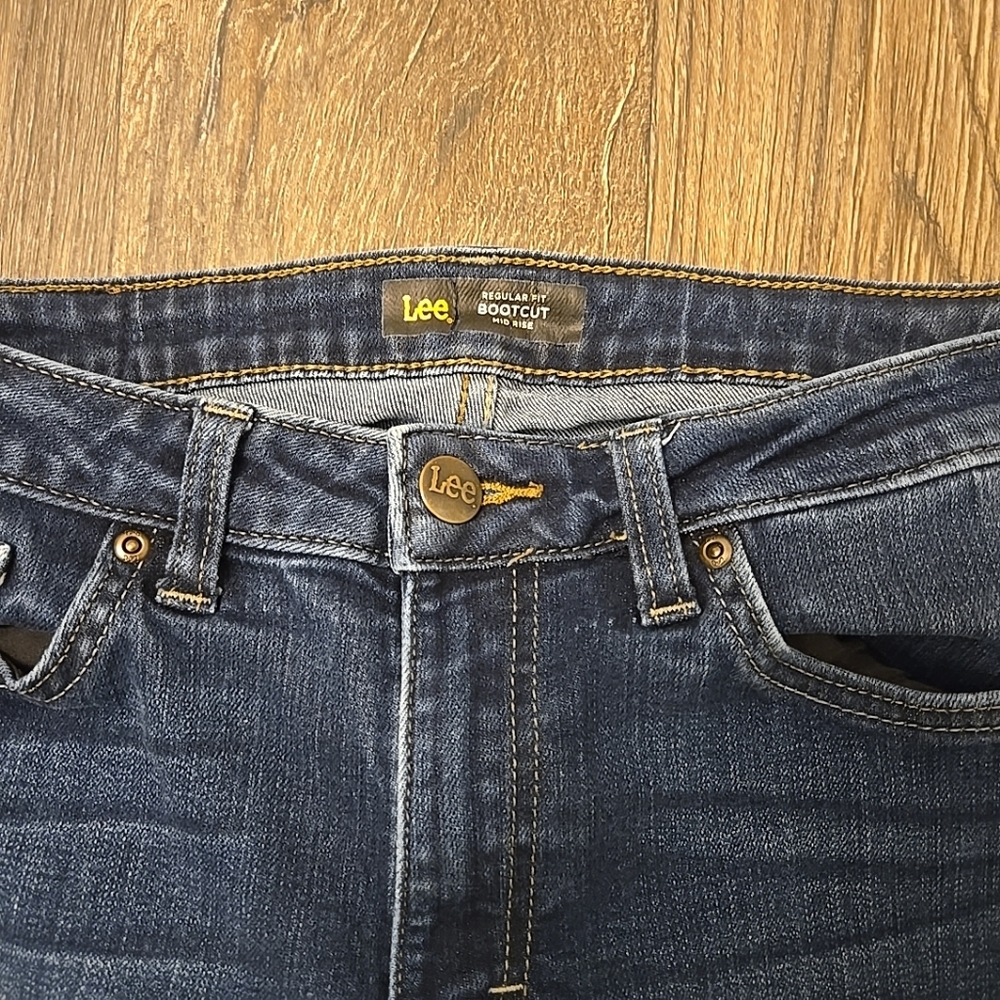 Lee Regular Fit Bootcut Mid Rise Blue Jeans Women’s Size 10 Short Denim Pants - Picture 3 of 6